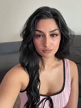 Mia spicyy online show from 27, 5, 2026