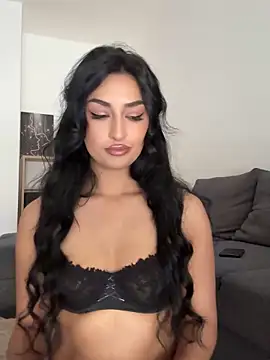 Mia spicyy online show from 13, 6, 2026