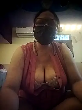 Snapshot of thehotlady chatting on 20, 4, 2026 thehotlady online show from 20, 4, 2026