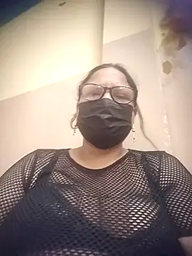 Snapshot of thehotlady chatting on 23, 6, 2026 thehotlady online show from 23, 6, 2026