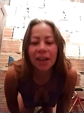 LaraCaliente online show from 7, 10, 2025