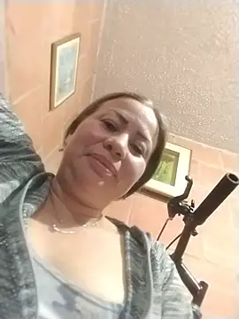 Snapshot of LaraCaliente chatting on 21, 6, 2026 LaraCaliente online show from 21, 6, 2026