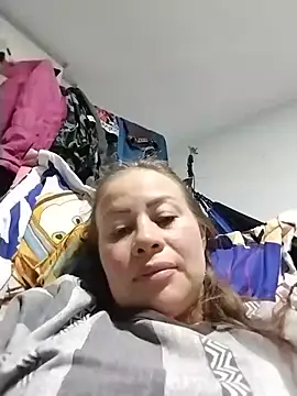 Snapshot of LaraCaliente chatting on 10, 7, 2026 LaraCaliente online show from 10, 7, 2026