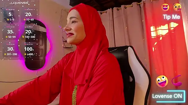Snapshot of ShanaJamil chatting on 6, 10, 2025 ShanaJamil online show from 6, 10, 2025