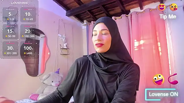 ShanaJamil online show from 11, 11, 2025