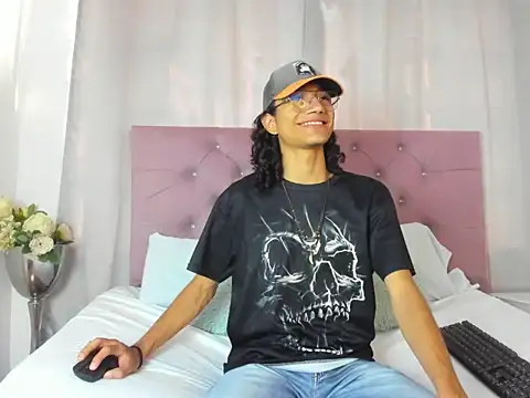 EthanBlackwoodd online show from 23, 10, 2025