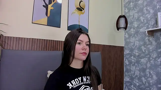 EmillyHarper  online show from 25, 11, 2025