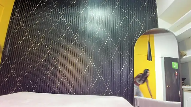 Miss Ariaa online show from 9, 11, 2025