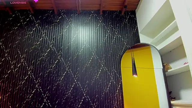 Miss Ariaa online show from 26, 11, 2025