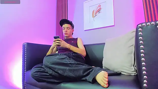 kevinn blue1 online show from 10, 11, 2025