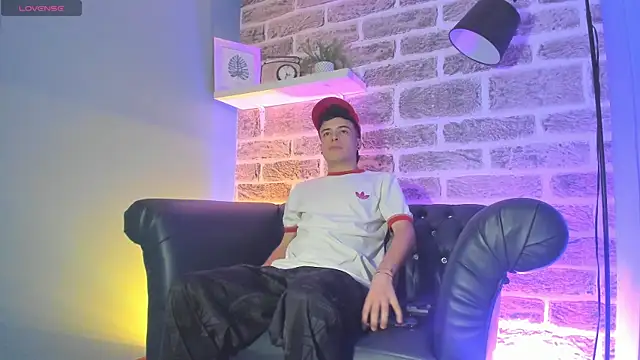 kevinn blue1 online show from 17, 11, 2025