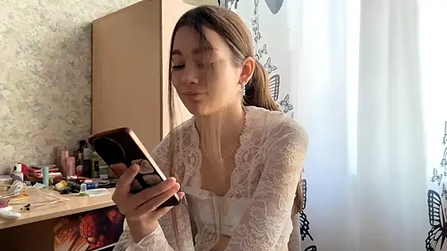 Cuteviola online show from 2, 3, 2026