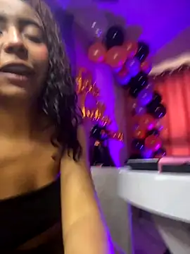 PrettyTiana  online show from 9, 10, 2025