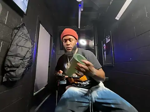 Snapshot of nymphoandthebeast69 chatting on 13, 2, 2026 nymphoandthebeast69 online show from 13, 2, 2026