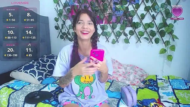 Snapshot of katy_peach chatting on 14, 9, 2025 katy peach online show from 14, 9, 2025