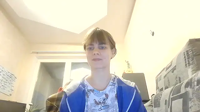 Snapshot of Loriven chatting on 6, 11, 2025 Loriven online show from 6, 11, 2025