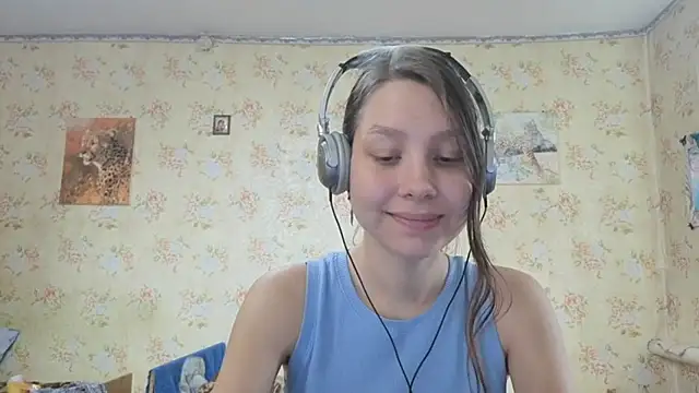 QutieDaSweet online show from 5, 10, 2025