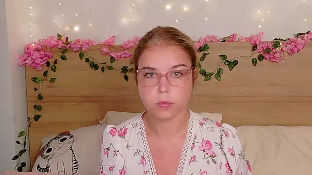 Lilith Bonheur online show from 16, 10, 2025