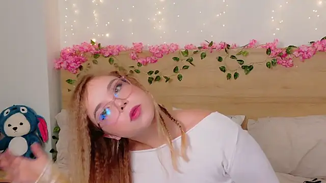 Lilith Bonheur online show from 30, 10, 2025