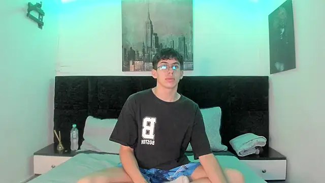 Aaron Spencer13 online show from 1, 12, 2025