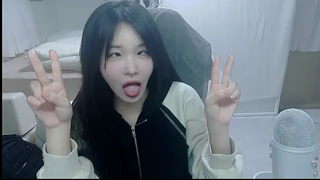 Snapshot of lengiiiii chatting on 9, 10, 2025 lengiiiii online show from 9, 10, 2025
