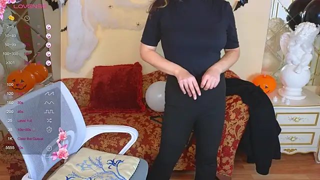 JuicyLullu online show from 17, 10, 2025