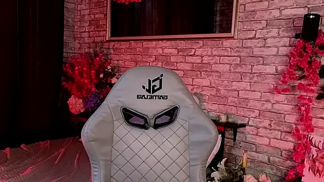 Snapshot of AdeliceLenoir chatting on 28, 9, 2025 AdeliceLenoir online show from 28, 9, 2025