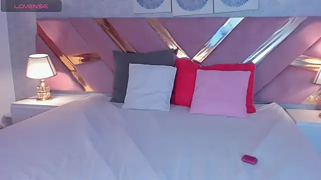 ChloeLaurentt online show from 13, 11, 2025