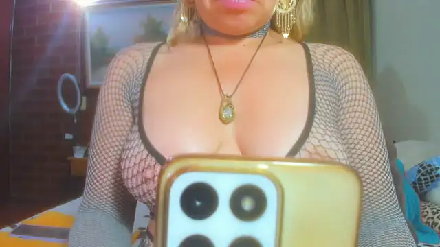 Snapshot of LatinaMature_ chatting on 29, 4, 2026 LatinaMature online show from 29, 4, 2026