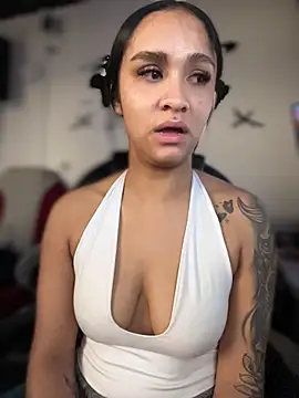 Snapshot of Isabella-Teen chatting on 6, 6, 2026 Isabella-Teen online show from 6, 6, 2026