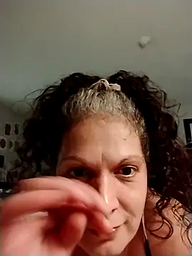 Snapshot of LilTinyWoman chatting on 9, 10, 2025 LilTinyWoman online show from 9, 10, 2025