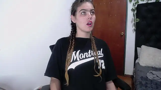 Snapshot of isabel_09 chatting on 1, 11, 2025 isabel 09 online show from 1, 11, 2025