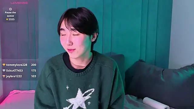 HeejinWang online show from 13, 11, 2025