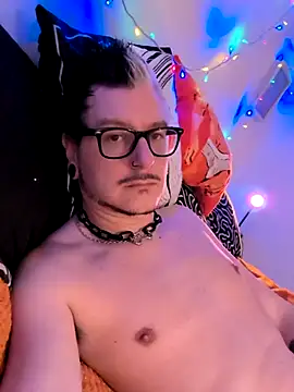 Snapshot of cruiserpup chatting on 19, 10, 2025 cruiserpup online show from 19, 10, 2025