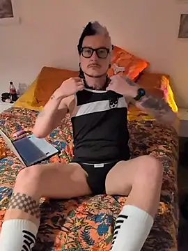 Snapshot of cruiserpup chatting on 10, 11, 2025 cruiserpup online show from 10, 11, 2025