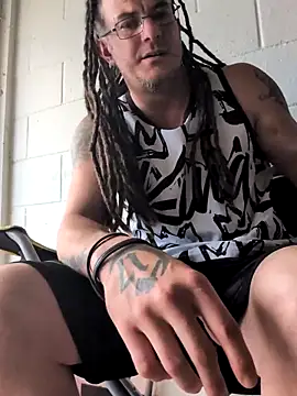 Snapshot of Clownboi17 chatting on 25, 9, 2025 Clownboi17 online show from 25, 9, 2025