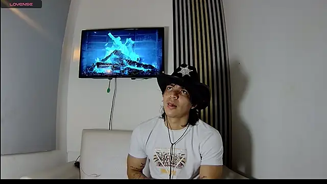 toji luxxer online show from 11, 11, 2025