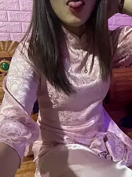 Moon pusy online show from 16, 2, 2026