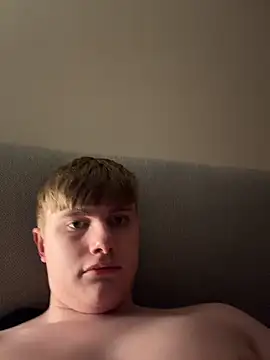 Sammyboy2211 online show from 15, 4, 2026