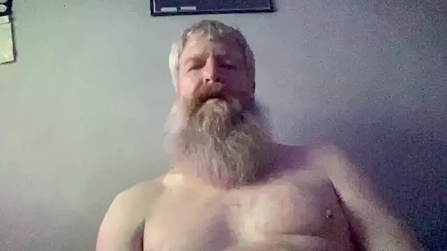 Snapshot of TheCrazyLu79 chatting on 13, 4, 2026 TheCrazyLu79 online show from 13, 4, 2026