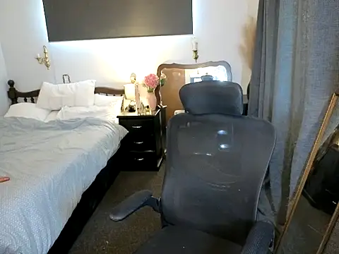 ZoeyJohnson online show from 5, 3, 2026