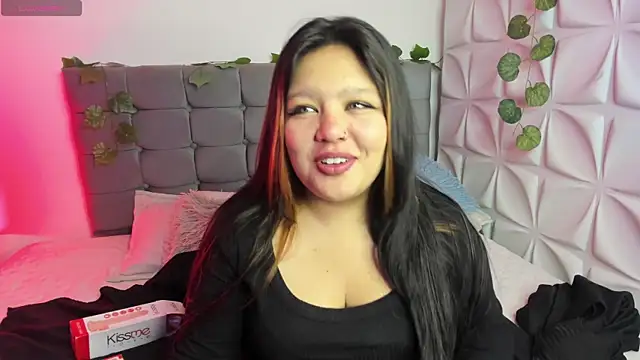 Snapshot of carohot_cg1 chatting on 18, 9, 2025 carohot cg1 online show from 18, 9, 2025