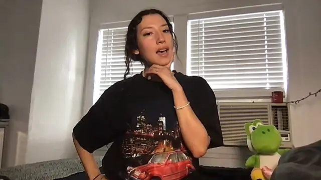 yoursweetestlilly online show from 1, 4, 2026