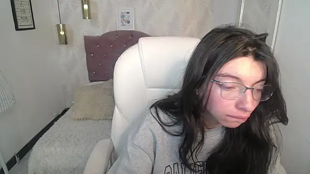 alllyson  online show from 19, 12, 2025