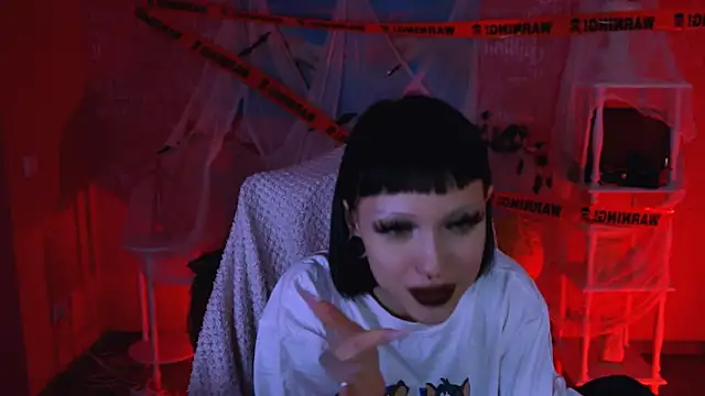 Snapshot of MiaCain chatting on 19, 10, 2025 MiaCain online show from 19, 10, 2025