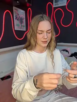 MilaMoone online show from 1, 4, 2026