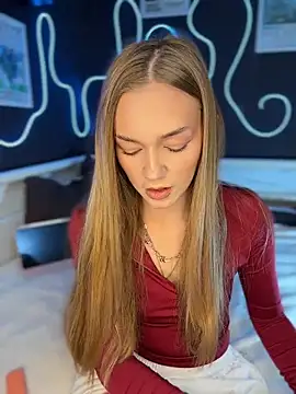 Snapshot of MilaMoone chatting on 3, 5, 2026 MilaMoone online show from 3, 5, 2026