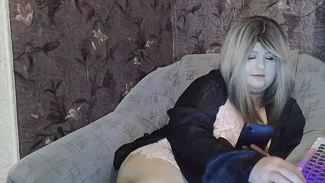 Snapshot of YuliiaSan chatting on 18, 7, 2026 YuliiaSan online show from 18, 7, 2026