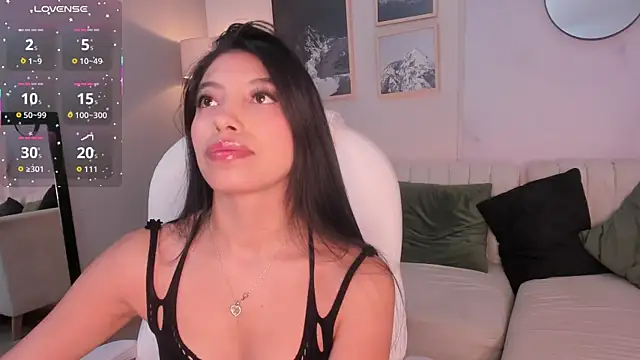 Tiffany Low online show from 19, 12, 2025