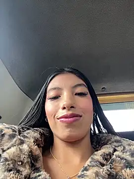 Snapshot of Tiffany_Low chatting on 16, 6, 2026 Tiffany Low online show from 16, 6, 2026